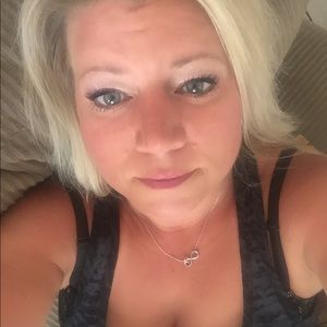 Meet your Posher, Annette